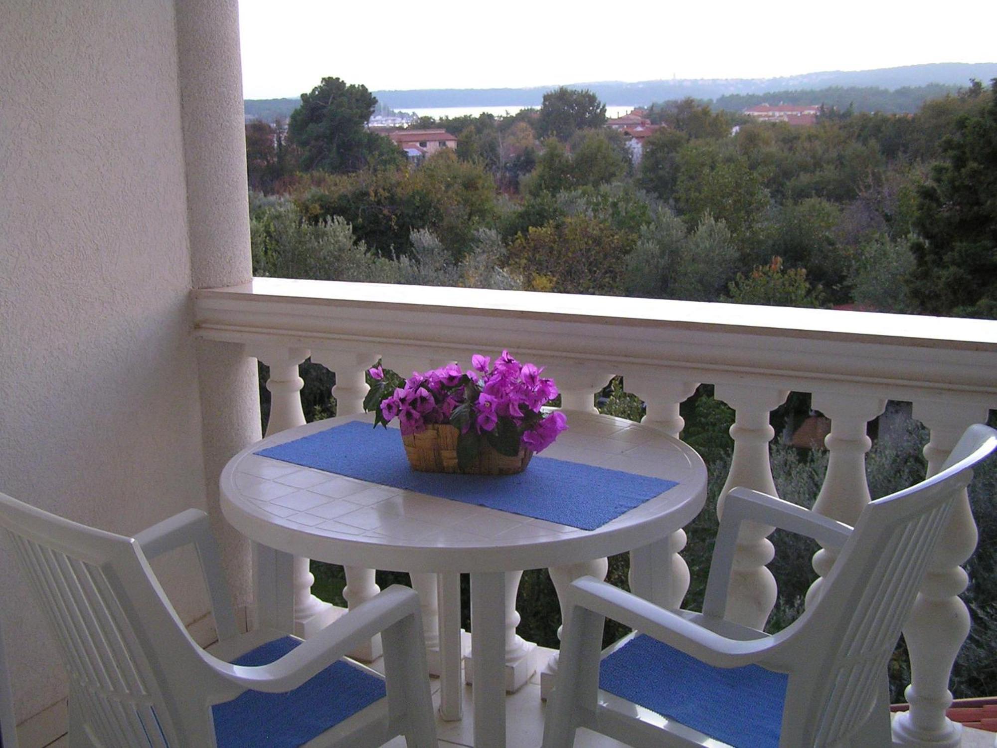 Apartment Paloma Blanca 1 *